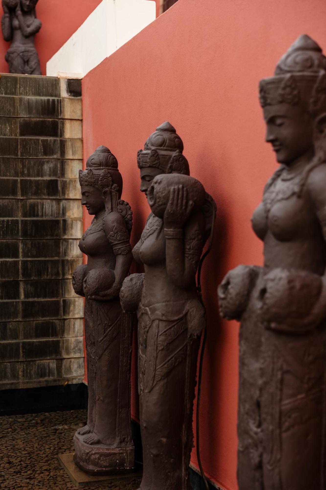Shanti Som มอนดา ภายนอก รูปภาพ